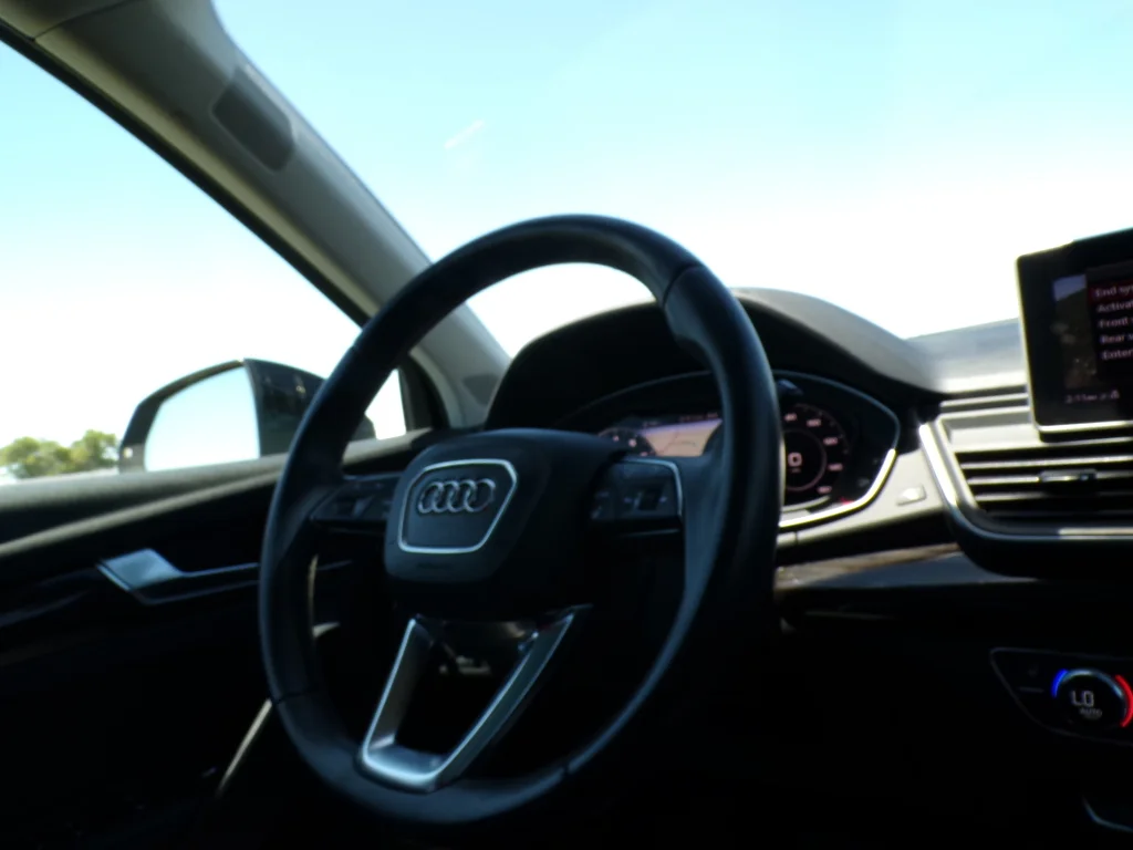 Used 2019 Brilliant Black Audi Premium Plus image 25