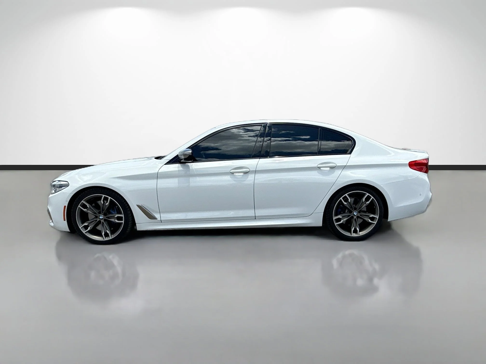 Used 2019 Alpine White BMW M550i xDrive image 6