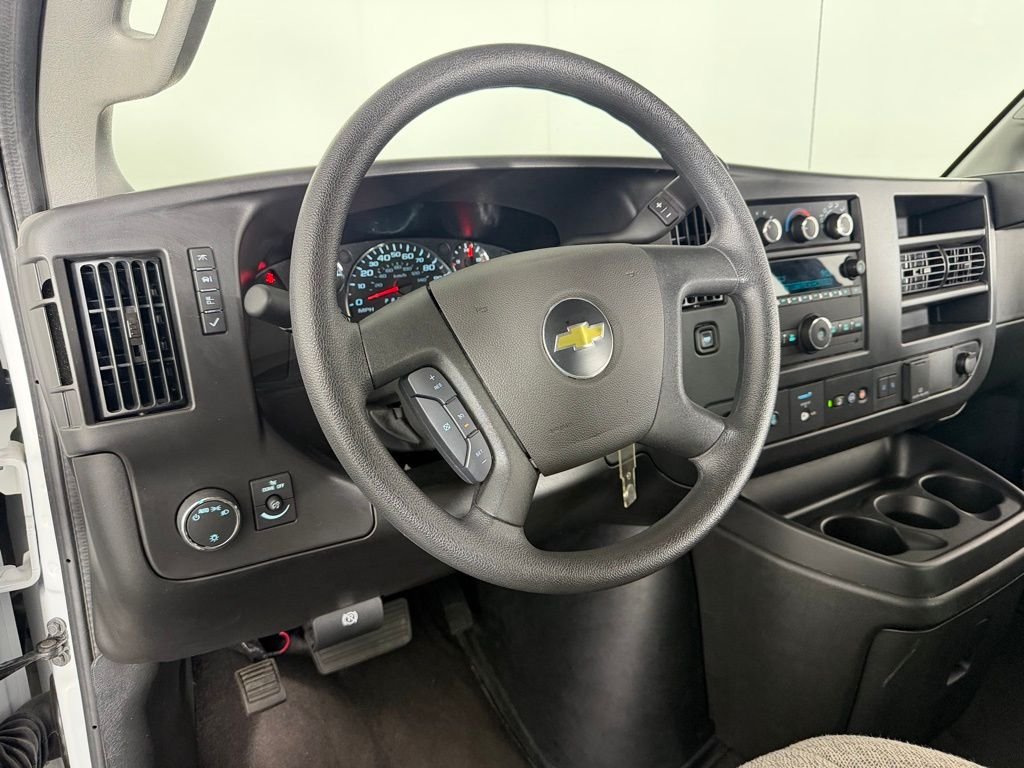 Used 2025 White Chevrolet LT Passenger image 19