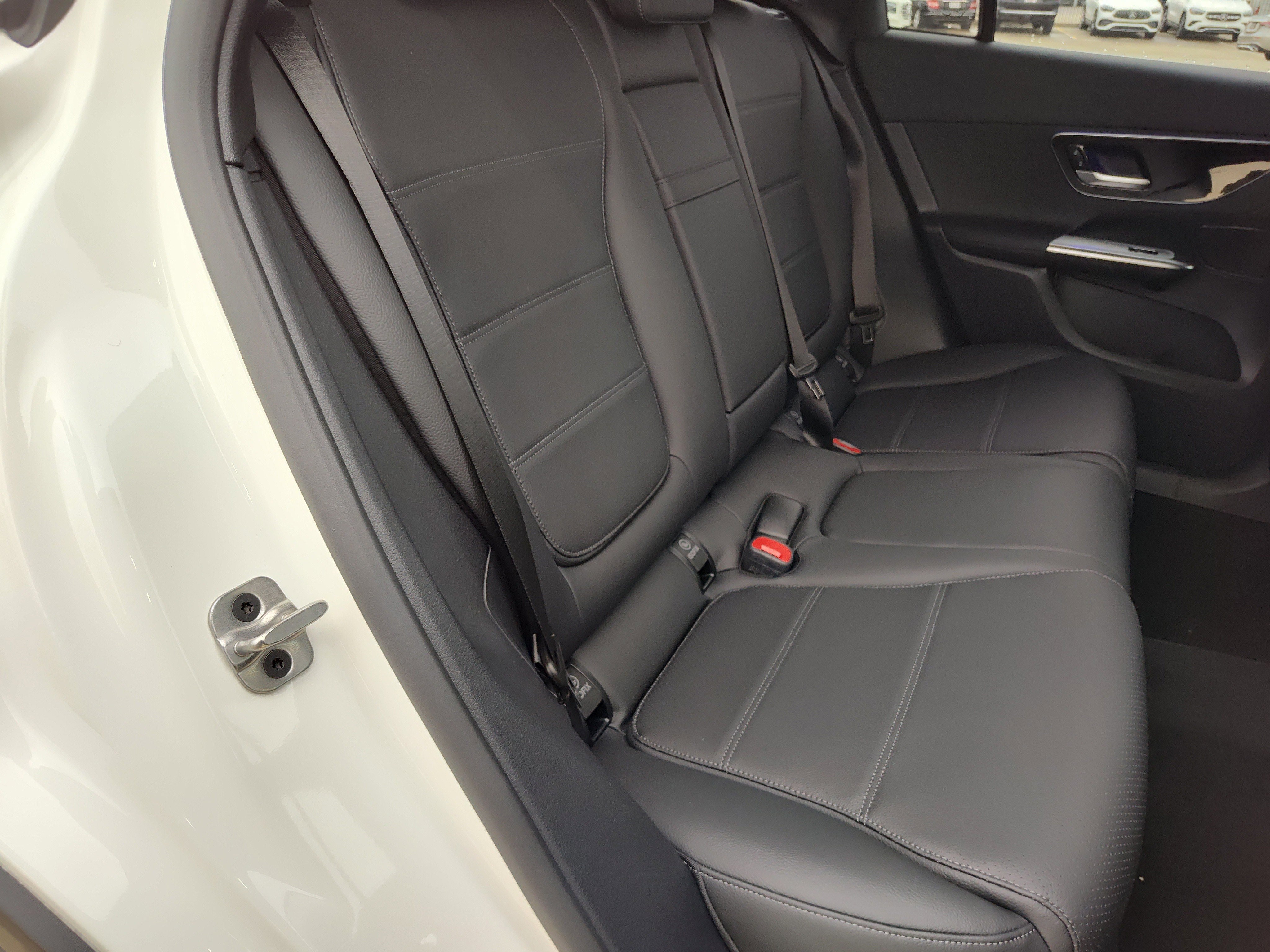 New 2026 Polar White Mercedes-Benz GLC 300 image 26
