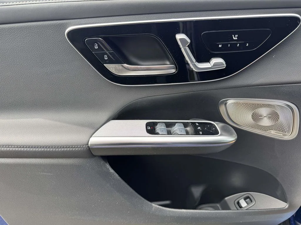 New 2026 Blue Mercedes-Benz GLC 300 image 17
