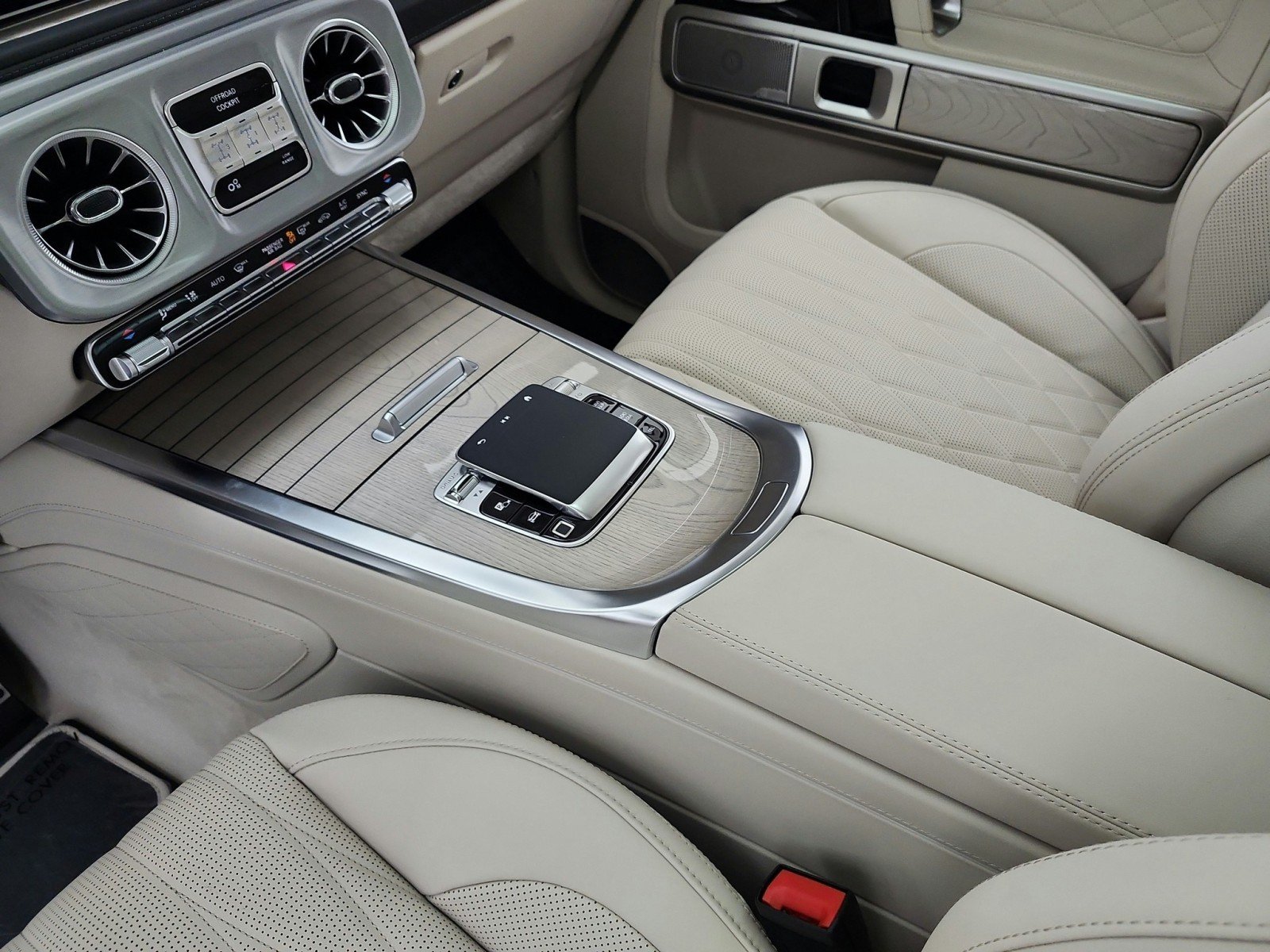 New 2027 MANUFAKTUR Olive Metallic Mercedes-Benz AMG® G 63 SUV image 10