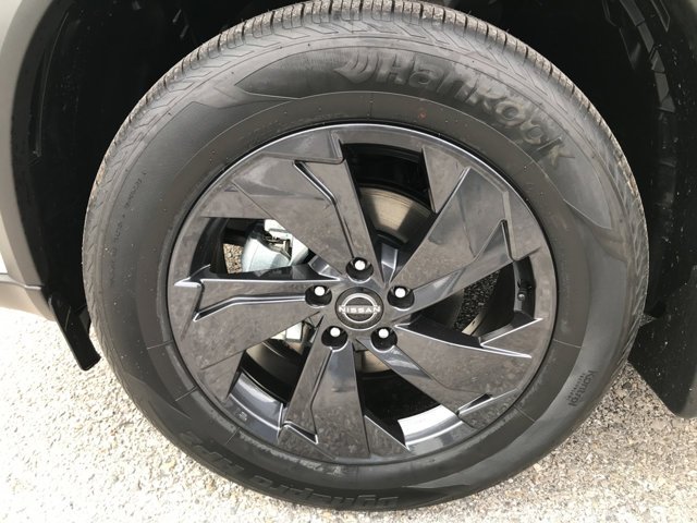 New 2026 Everest White Pearl Tricoat Nissan SV image 9