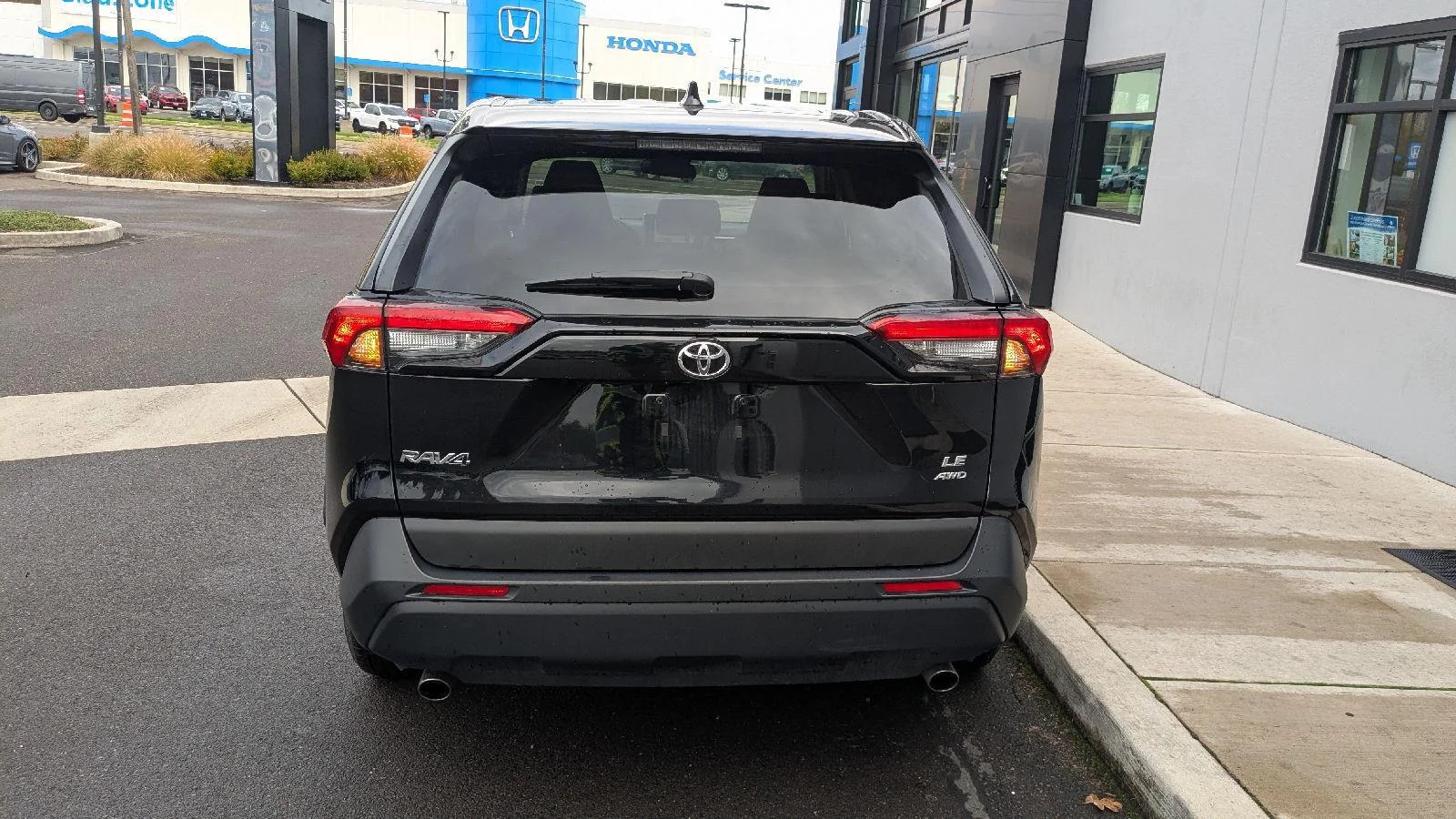 Used 2025  Toyota LE image 4