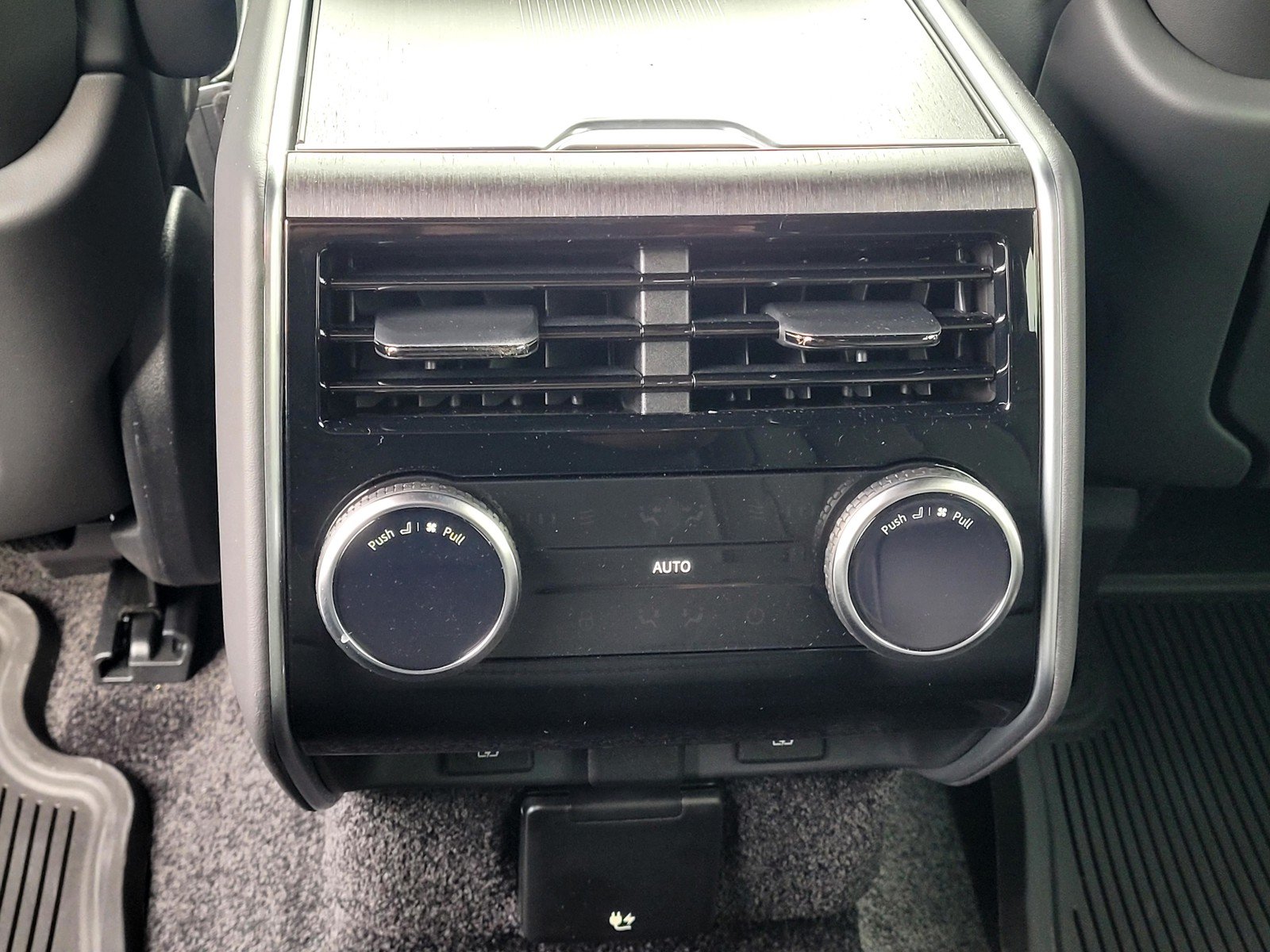 New 2026 Santorini Black Land Rover Autobiography image 14