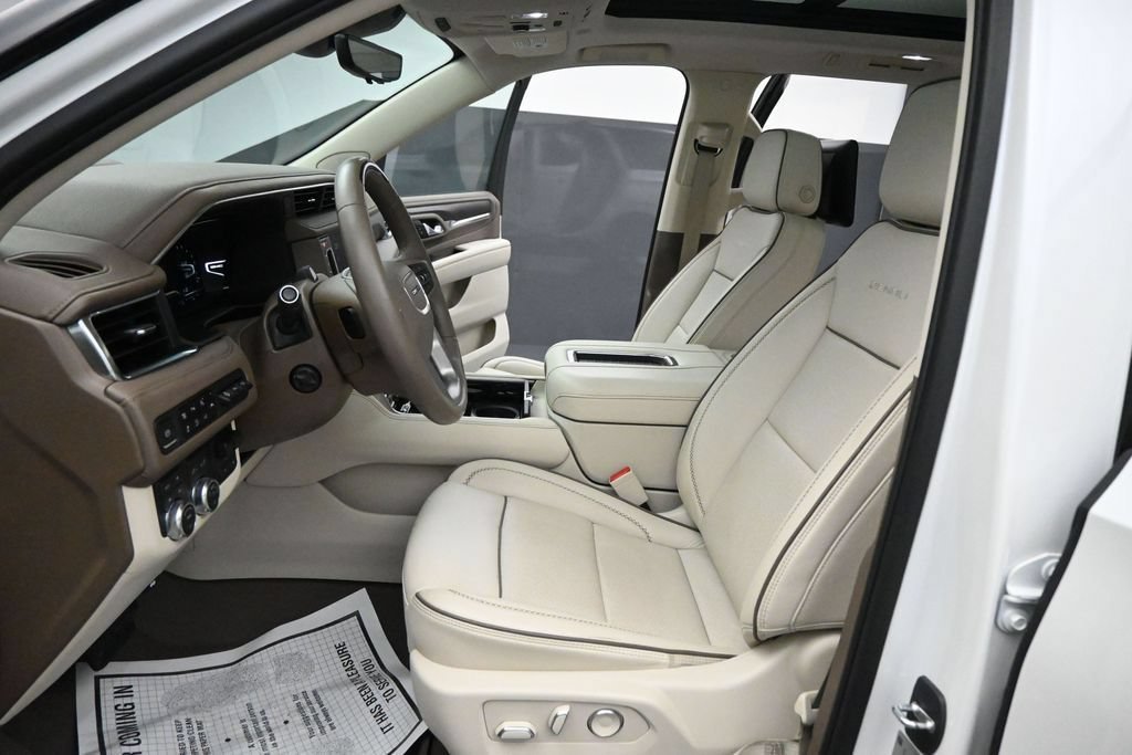 Used 2023 White Frost Tricoat GMC Denali image 7