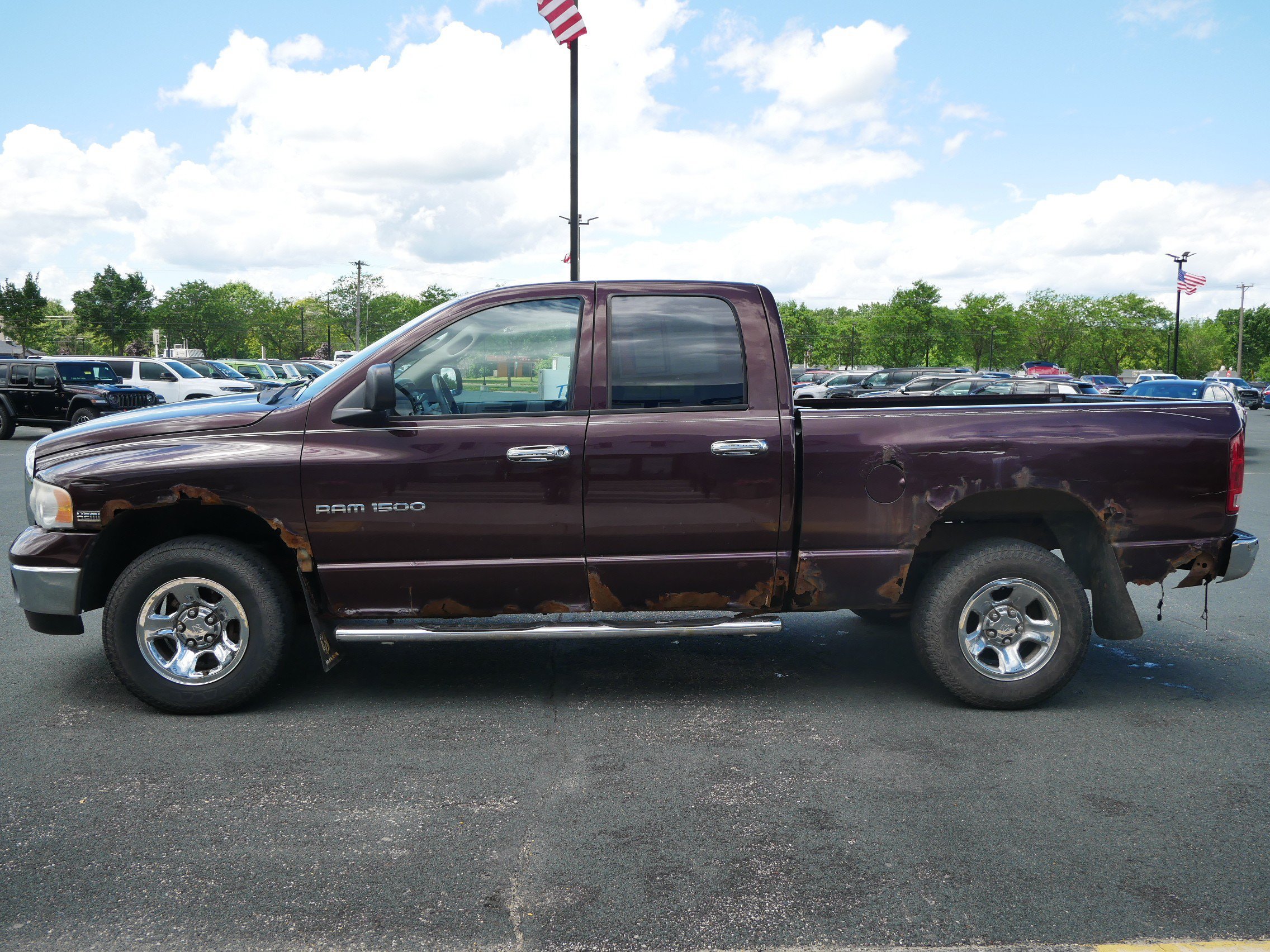 Used 2005 Red Dodge SLT image 5
