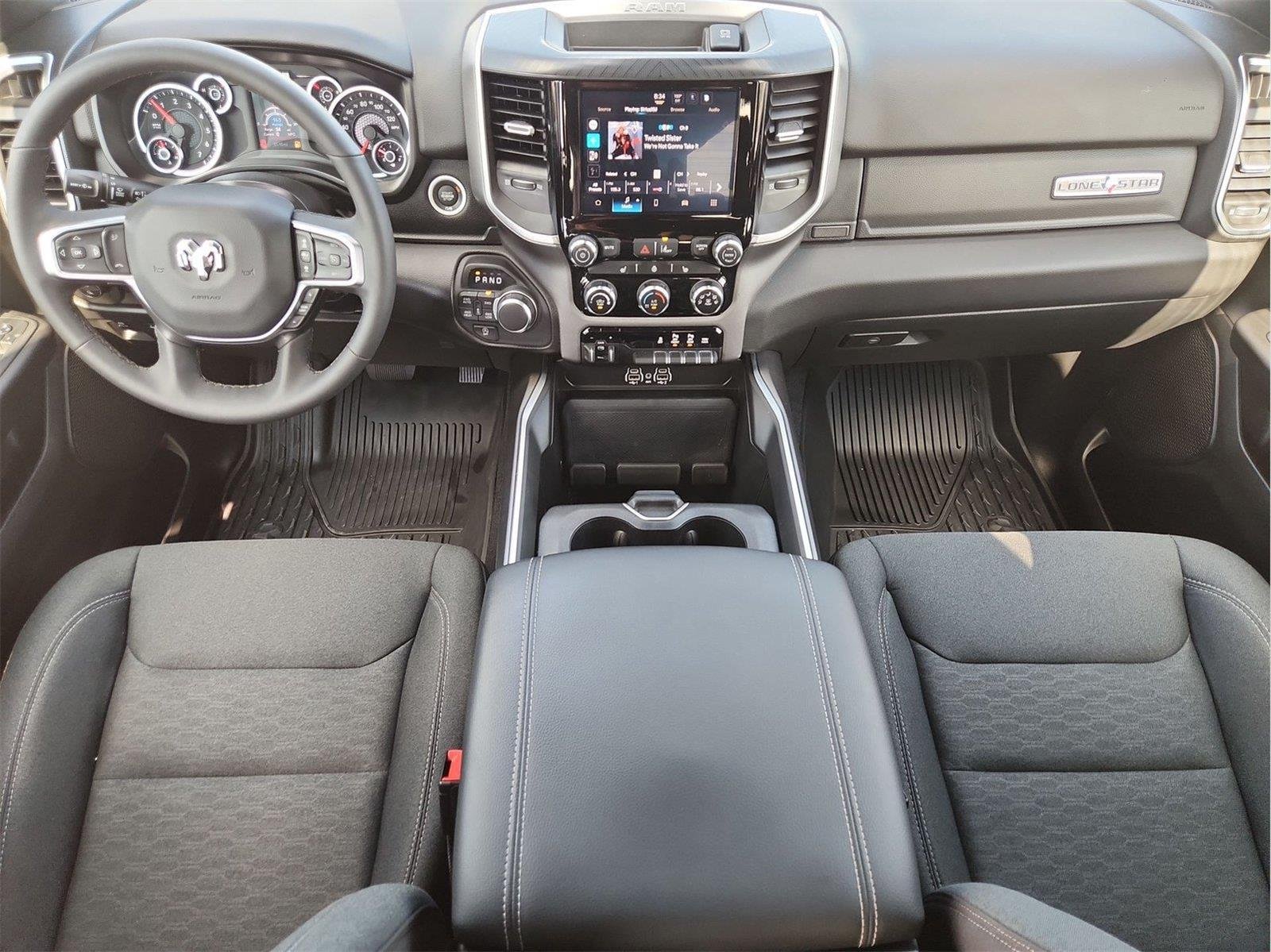 2025 Ram 1500 photo 19 of 32