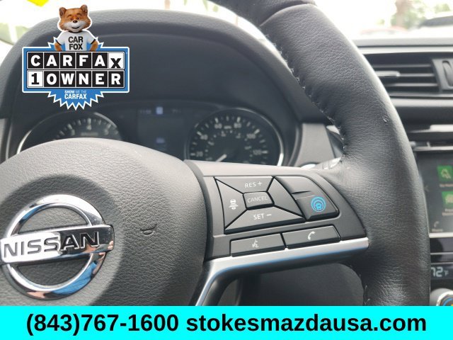 Used 2020 Gray Nissan SL image 5
