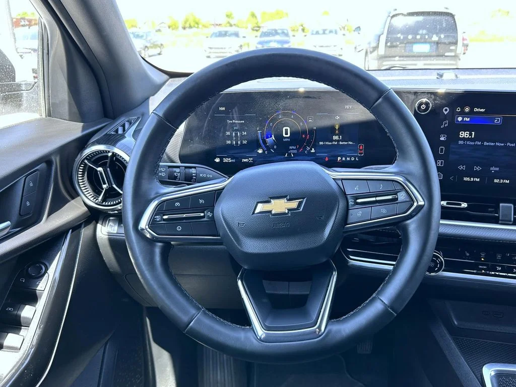 2025 Chevrolet Equinox LT - Photo 12