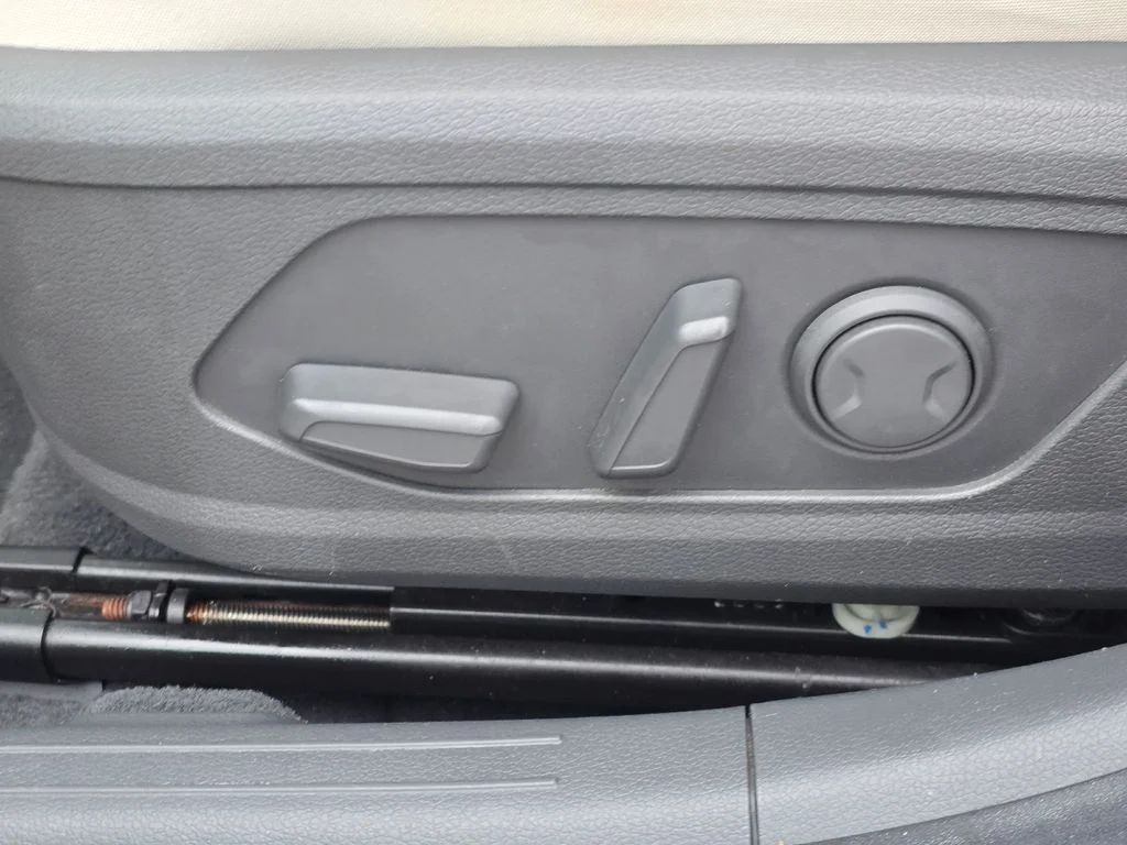 Used 2023 Blue Hyundai SEL image 16