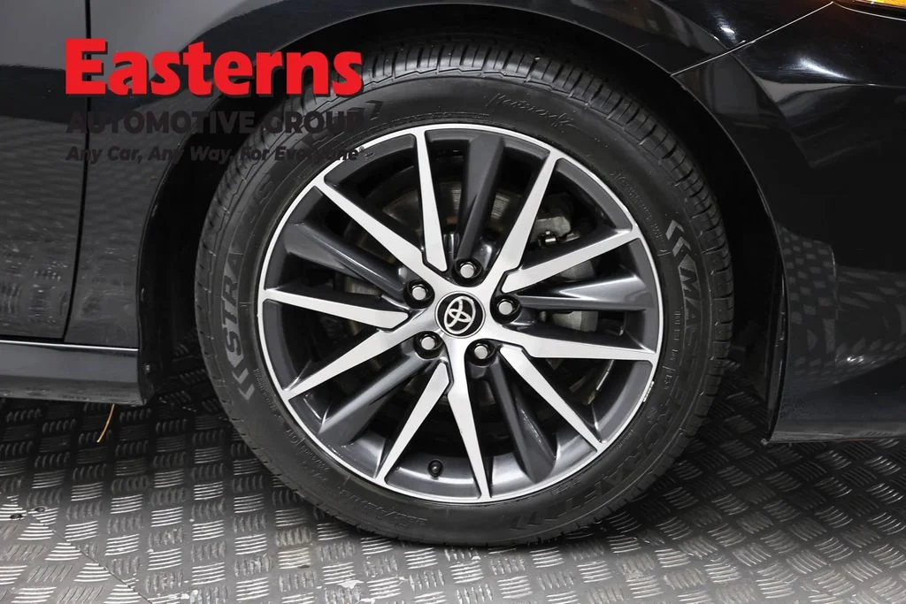 Used 2022 Black Toyota XLE image 31