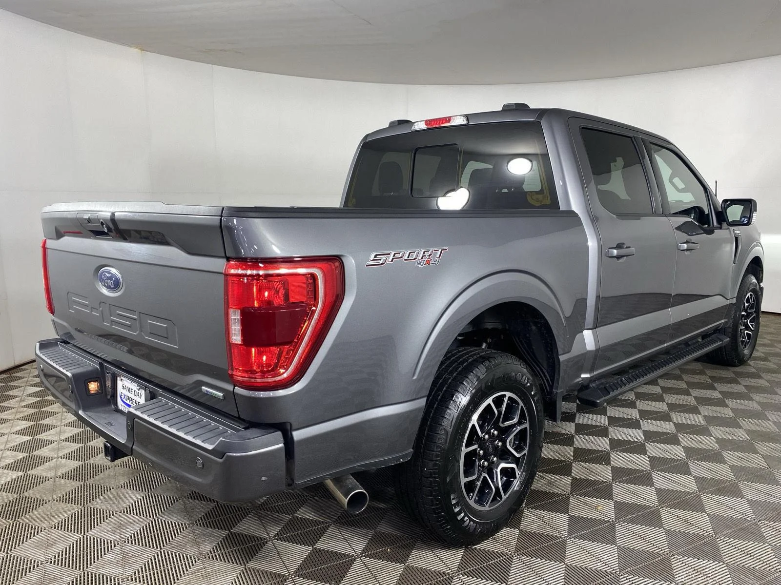 Used 2022 Carbonized Gray Ford XLT image 7