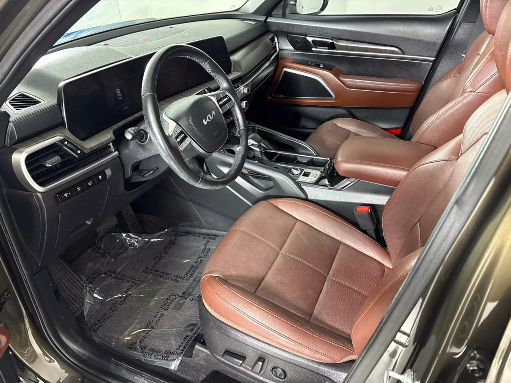 Used 2023 Green Kia EX image 31