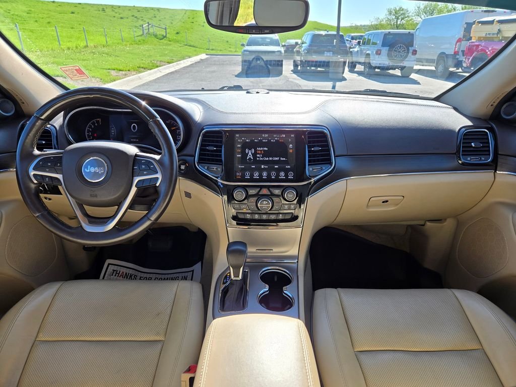 Used 2019 Red Jeep Overland image 18