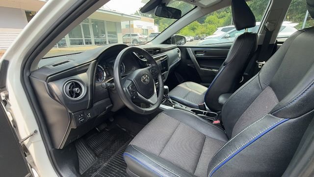 Used 2018 White Toyota SE image 17