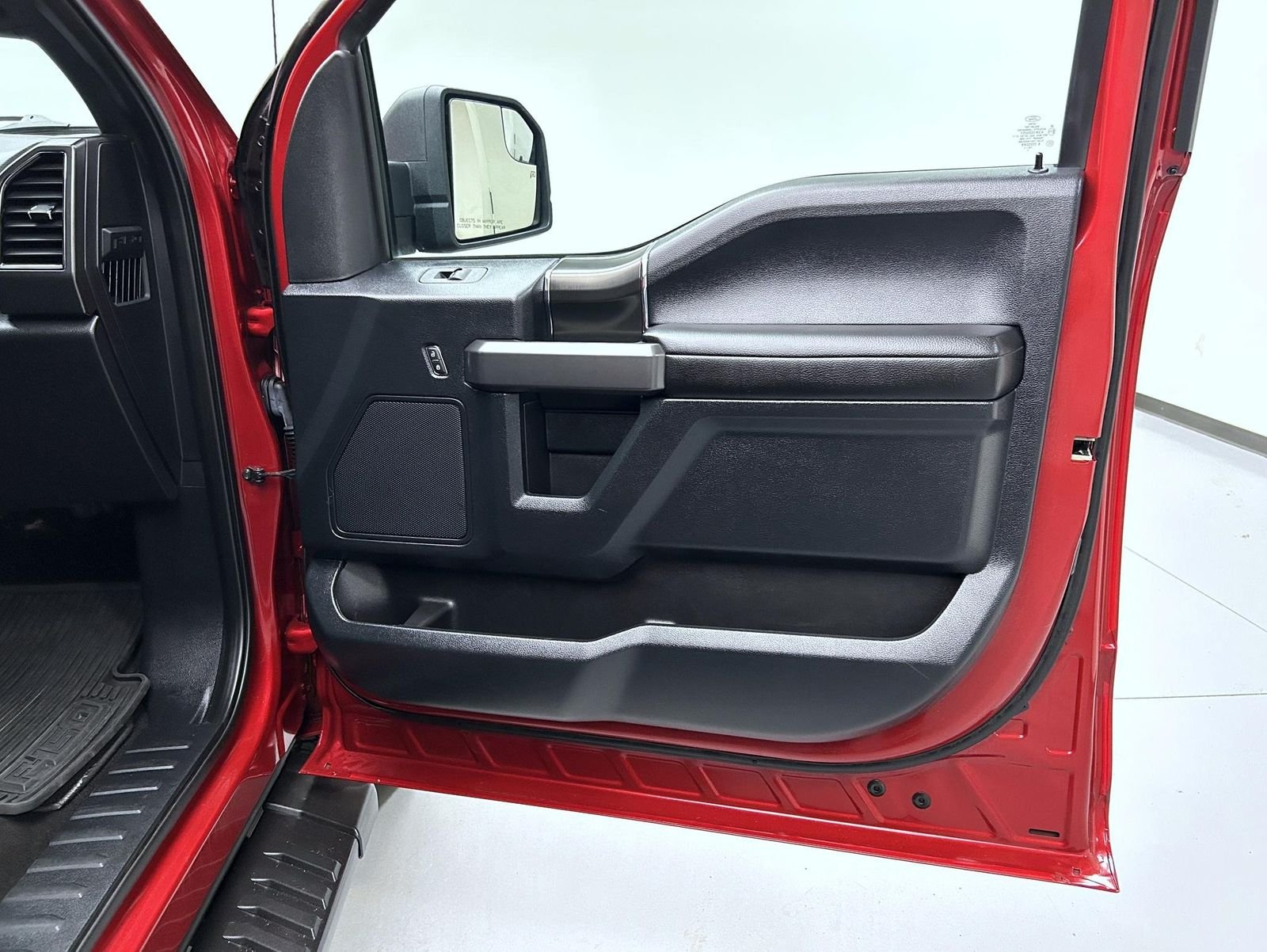 Used 2020 Red Ford XLT image 16