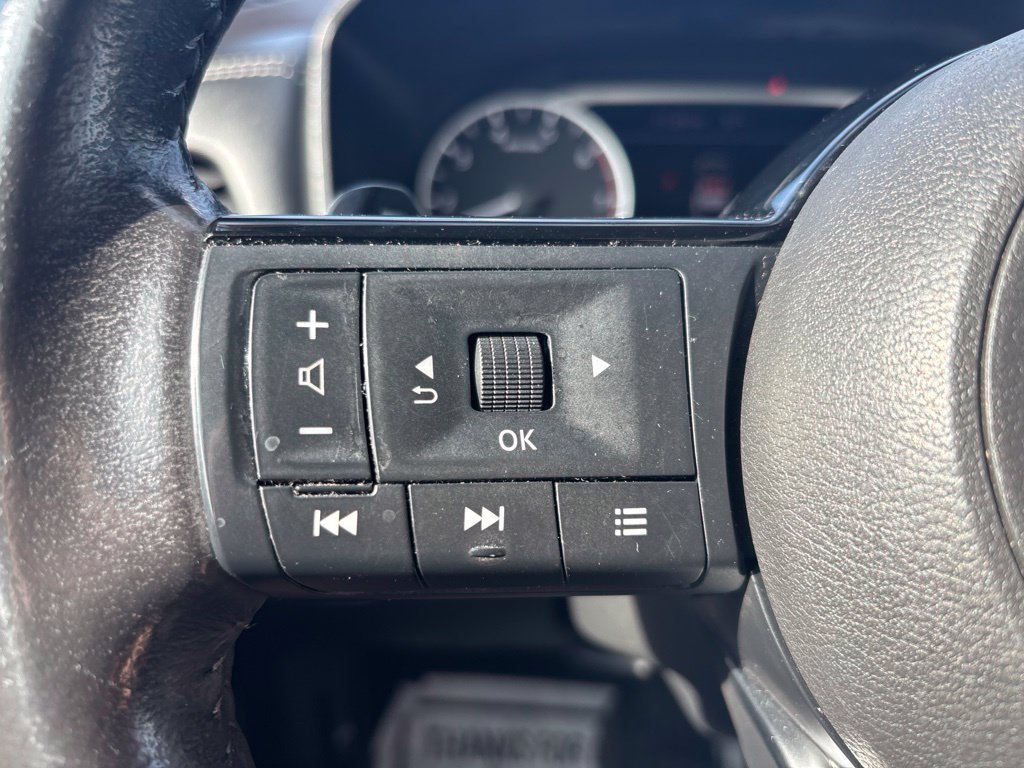 Used 2023 White Nissan SL image 23
