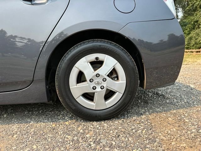 Used 2010 Winter Gray Metallic Toyota I image 32