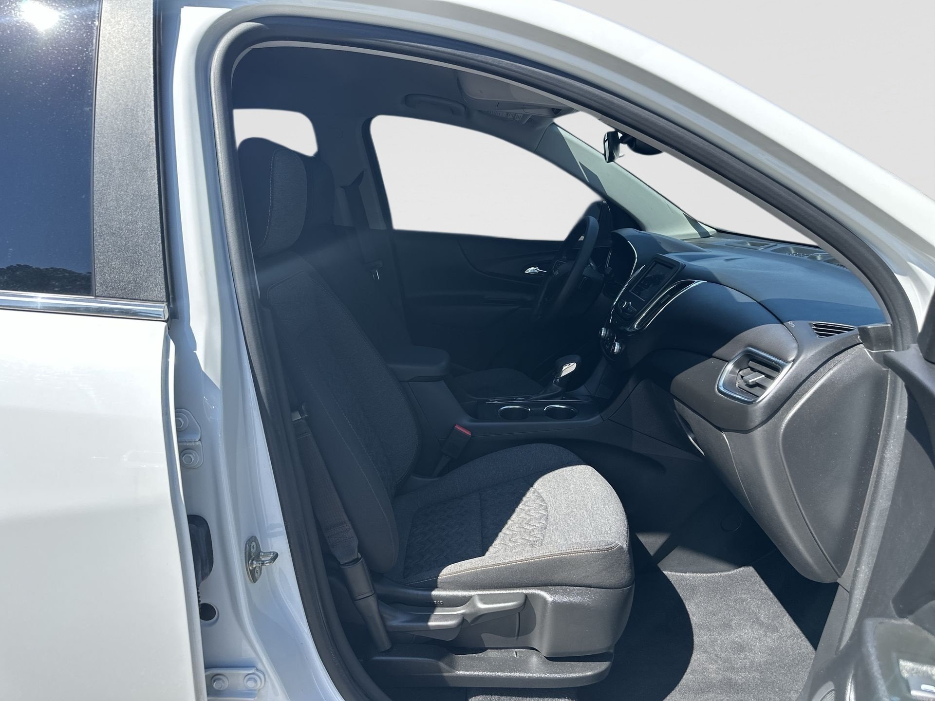 2023 Chevrolet Equinox LT - Photo 27