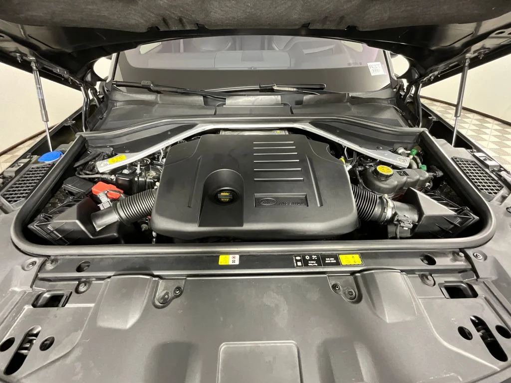 Used 2023 Black Land Rover SE image 28