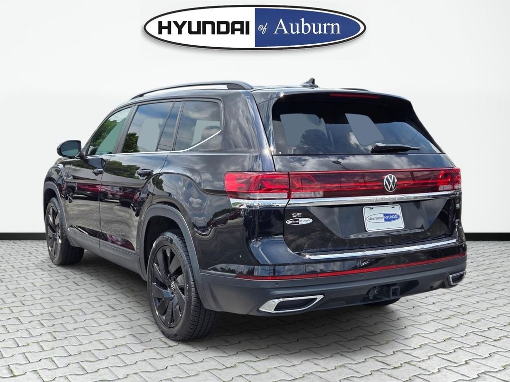 Used 2024 Black Volkswagen 2.0T SE w/Technology image 9