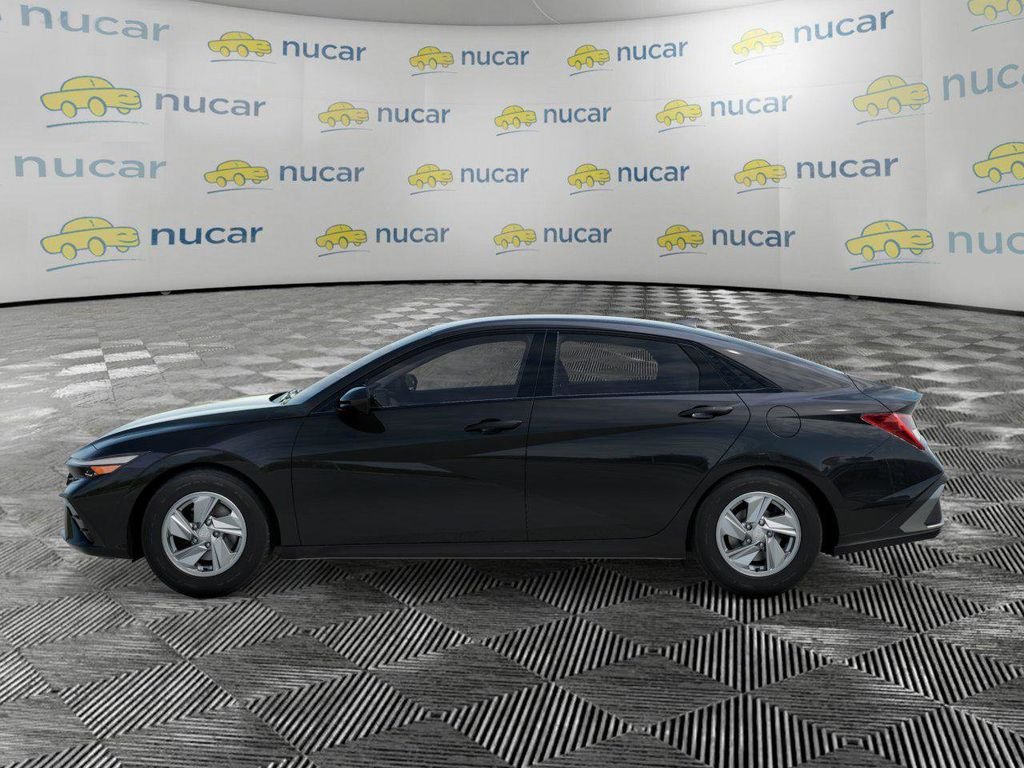 New 2026 Black Hyundai SE image 3