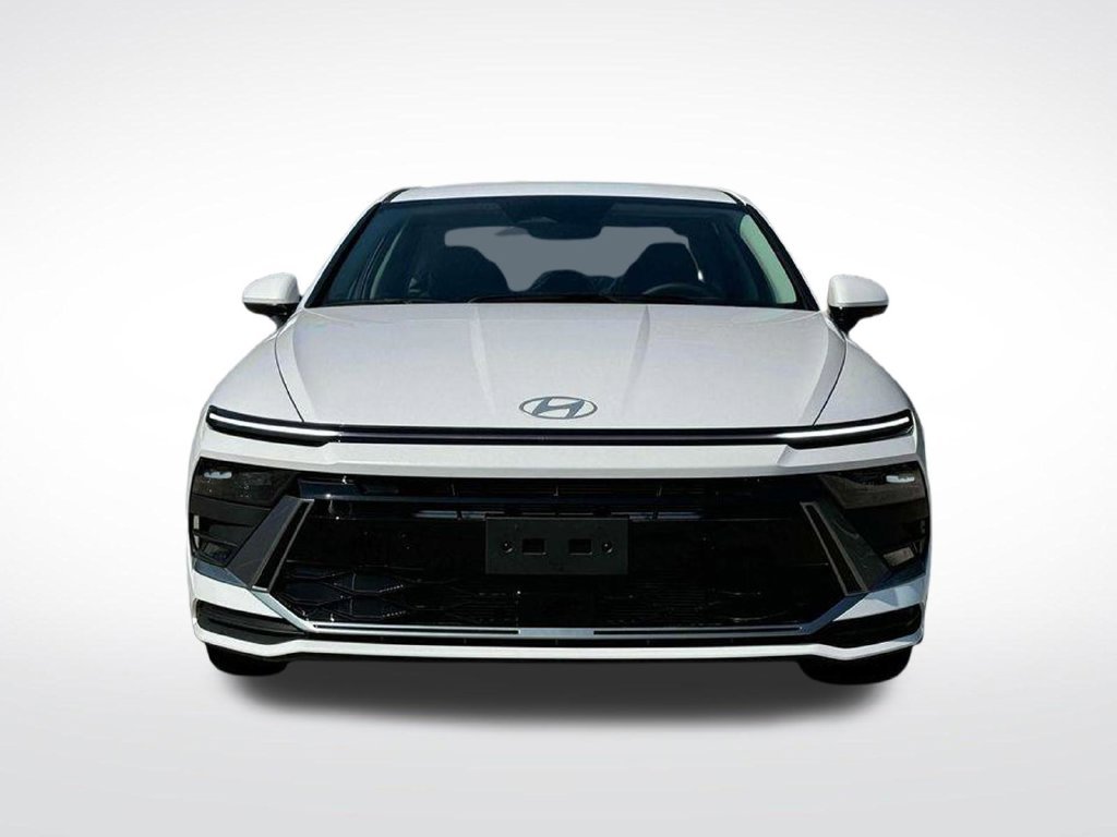 New 2025 White Hyundai SE image 31