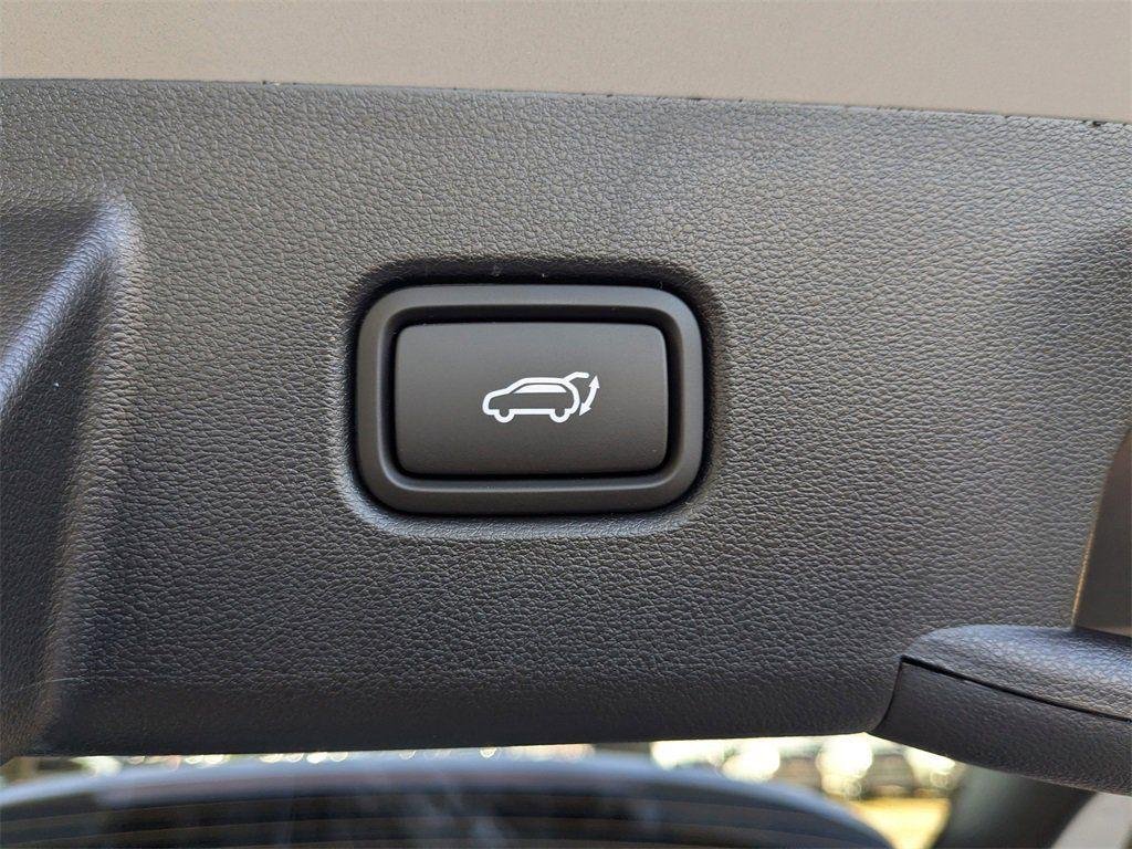 New 2026 White Hyundai SEL FWD image 13