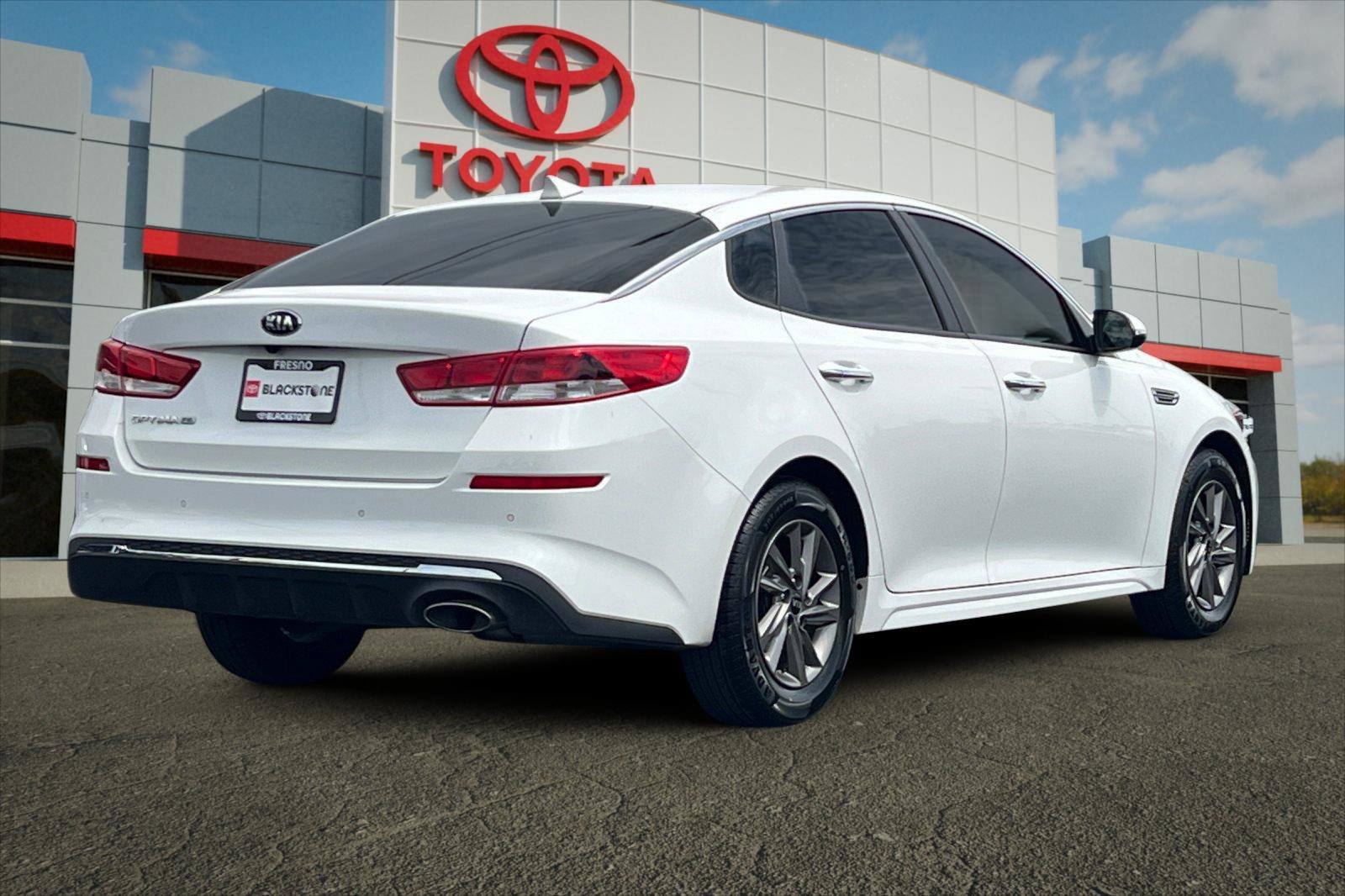 Used 2020 Snow White Pearl Kia LX image 3
