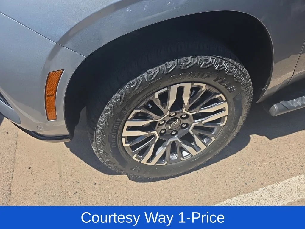Used 2026 Gray Chevrolet Z71 image 12