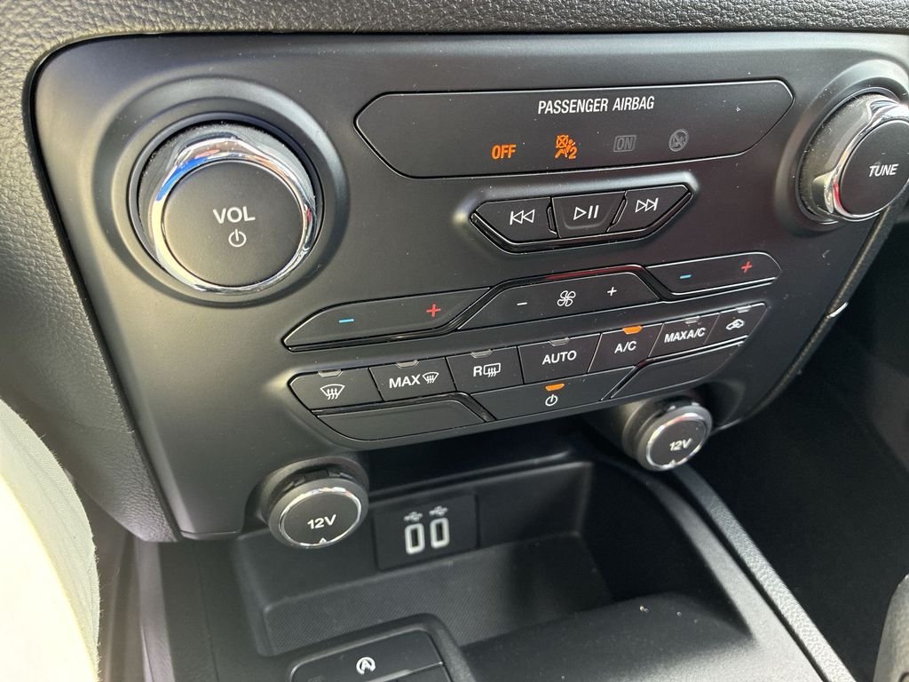 Used 2019 Gray Ford XLT image 17