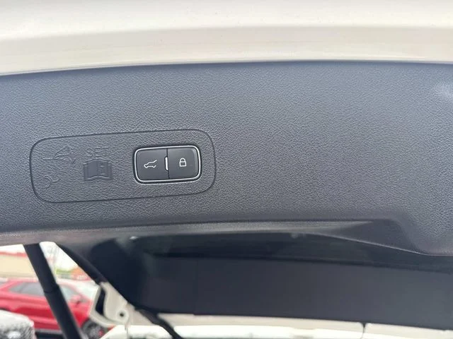Used 2025 White Lincoln Black Label image 7