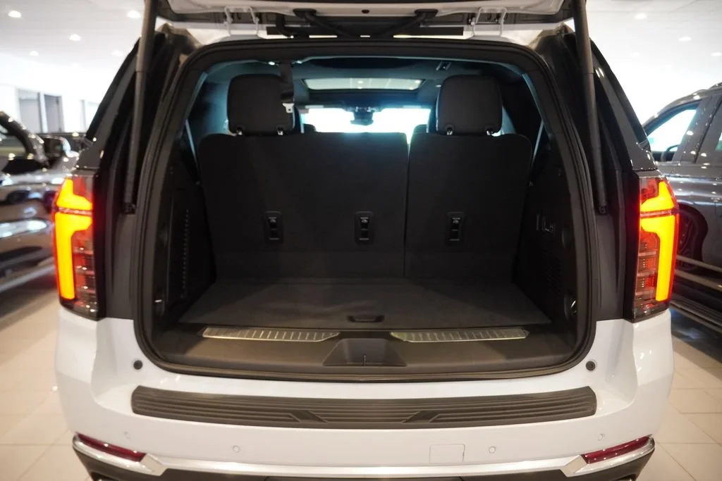 New 2026 Polar White Tricoat Chevrolet High Country image 25