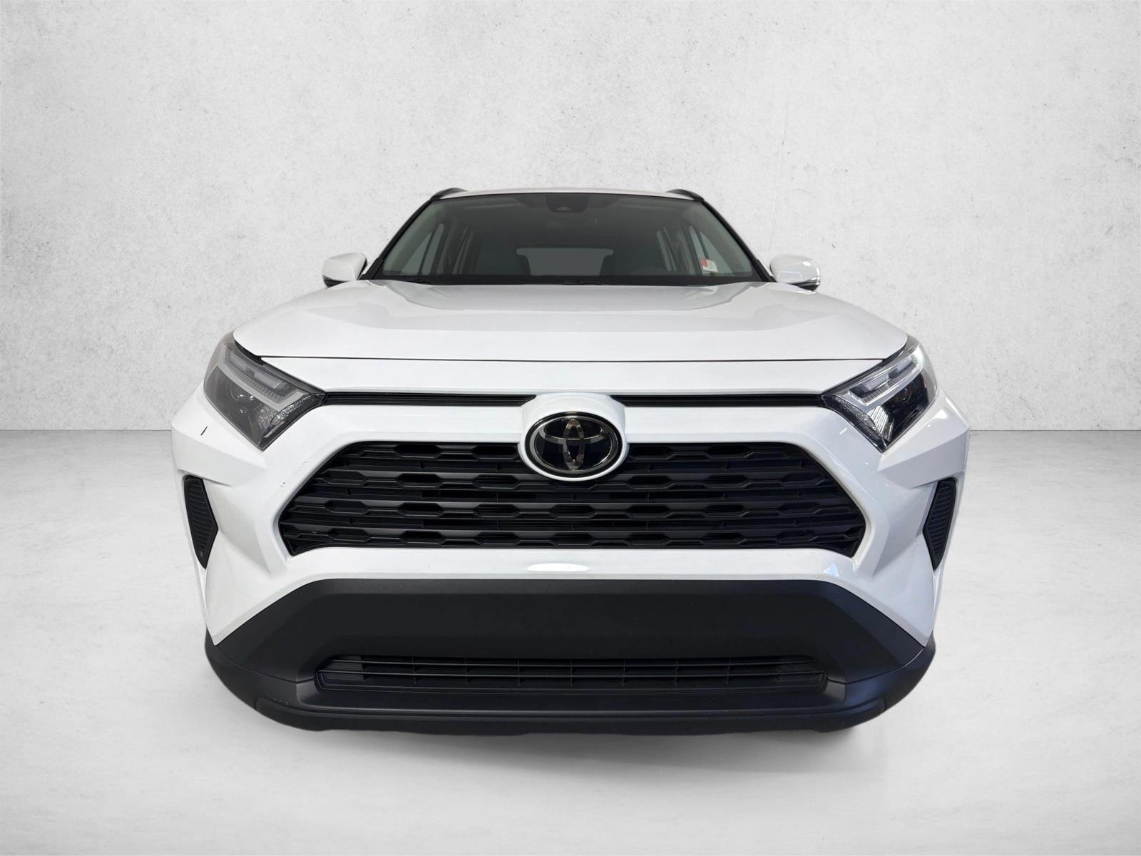 Used 2025 Ice Cap Toyota XLE image 8