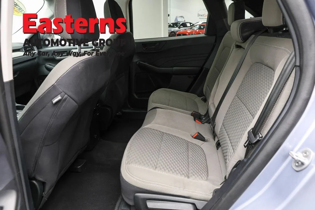 Used 2022 Blue Ford SE image 22