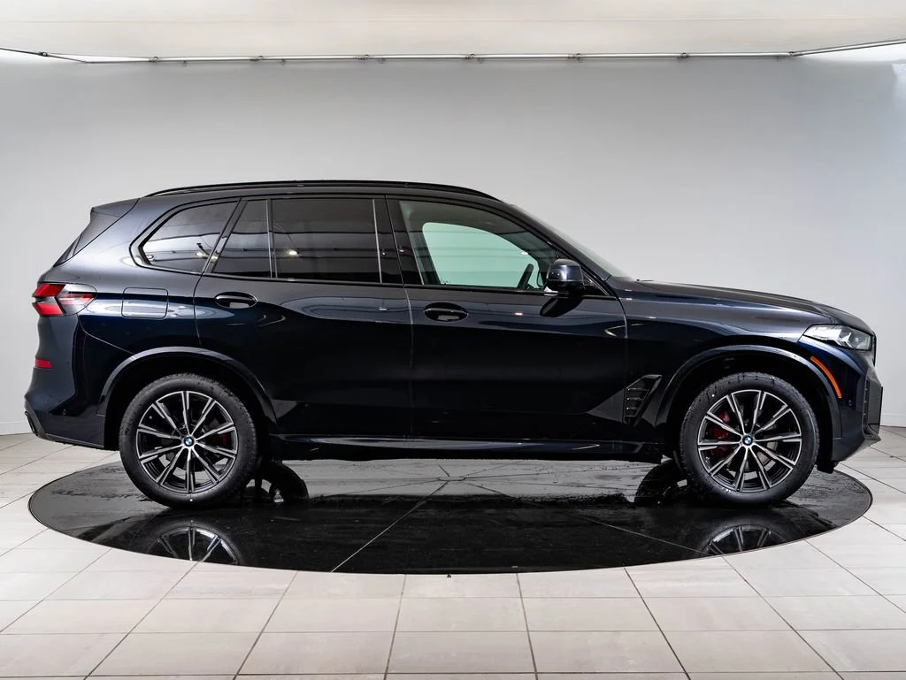 New 2026 Carbon Black Metallic BMW xDrive40i image 11