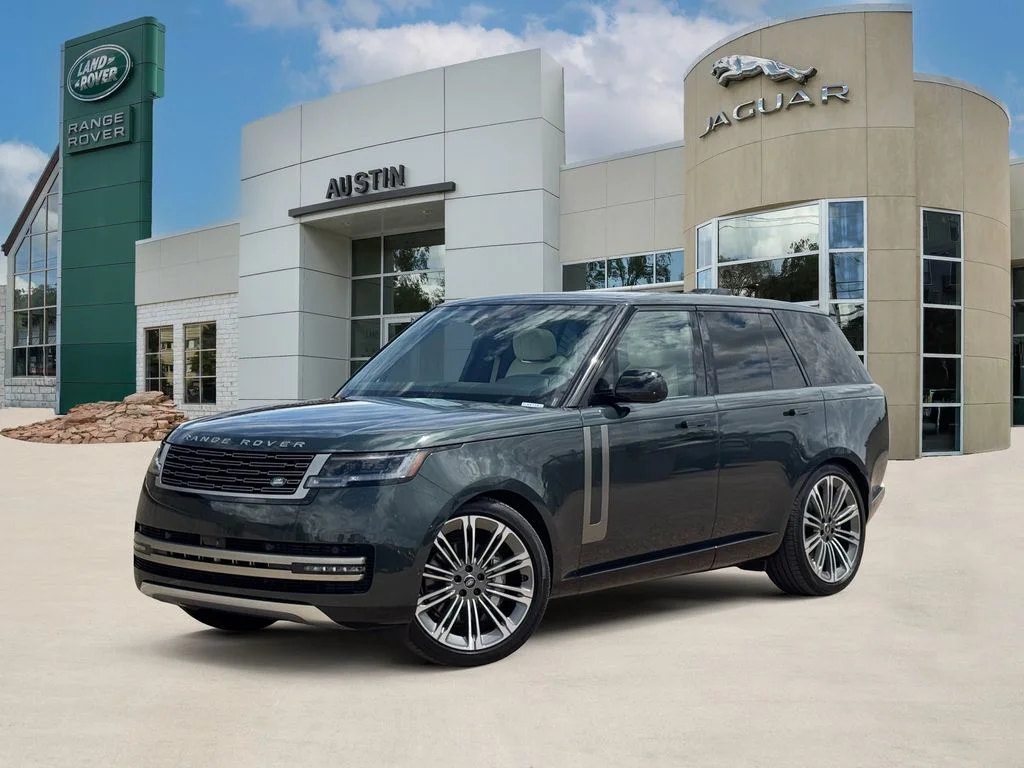 Used 2025 Belgravia Green Metallic Land Rover SE image 1