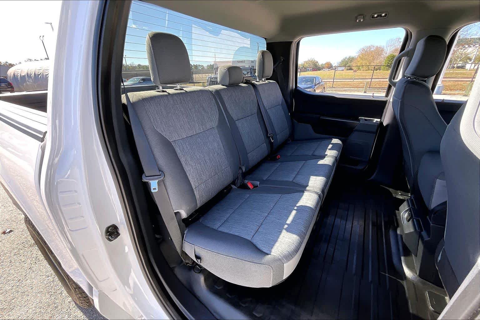 Used 2022 Oxford White Ford XL image 47