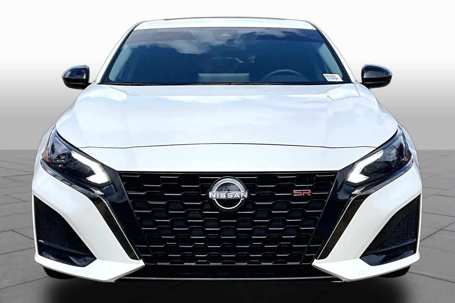 Used 2023 Pearl White Tricoat Nissan 2.5 SR image 4