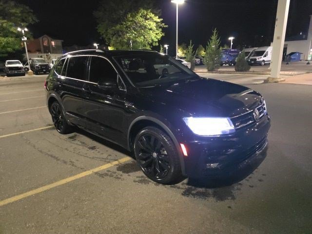 Used 2021 Deep Black Pearl Effect Volkswagen SE image 7