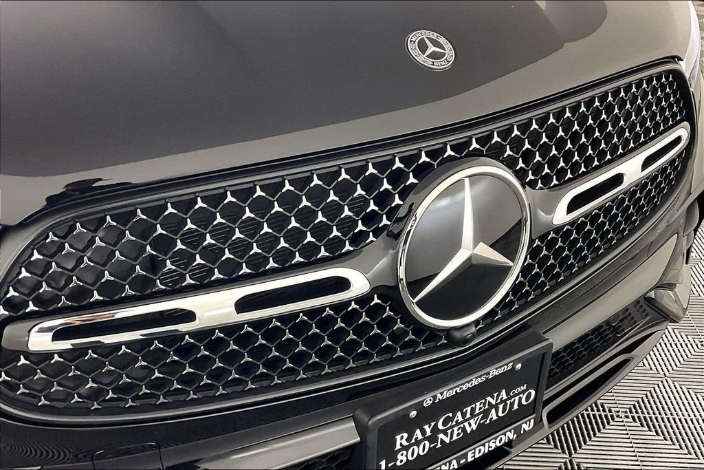 Used 2026 Black Mercedes-Benz GLC 300 image 23