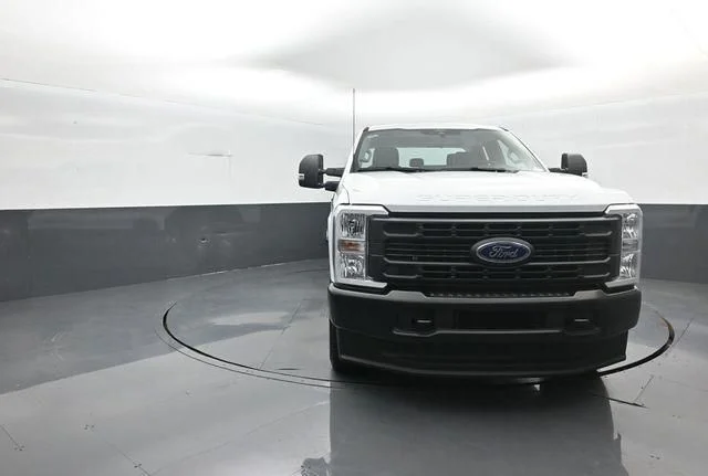 New 2026 Oxford White Ford F-350® XL image 3