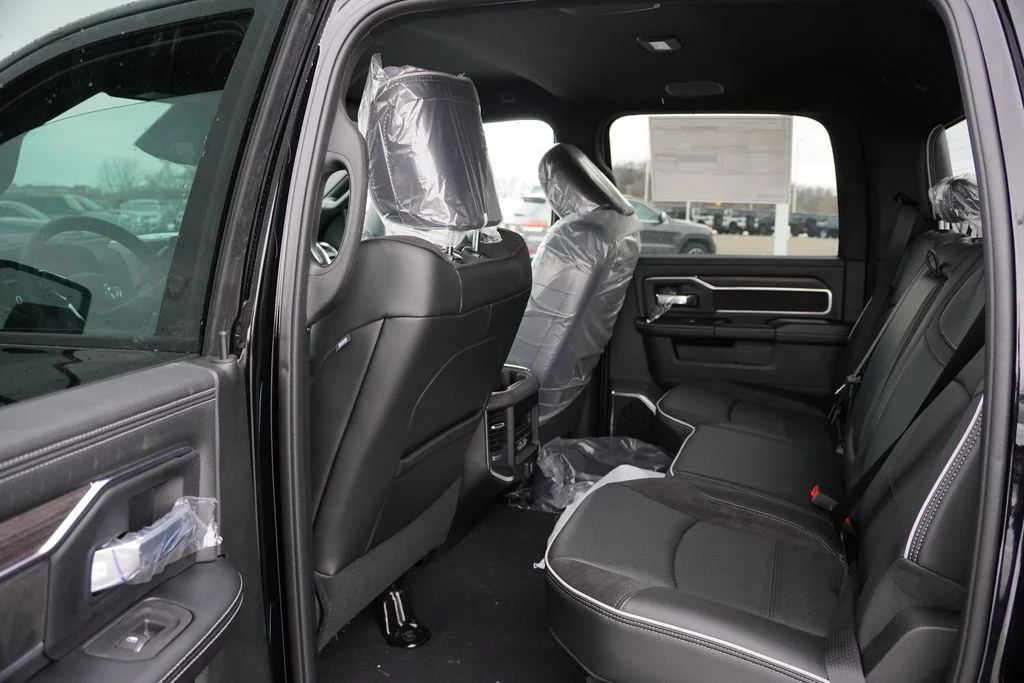 New 2026 Diamond Black Crystal Pearl-Coat Exterior Paint RAM Laramie image 11