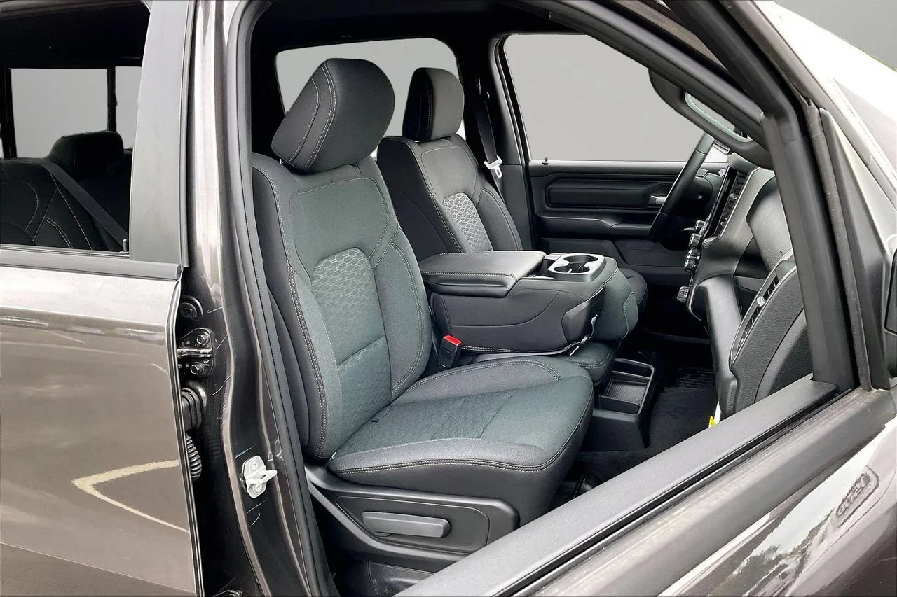 New 2026 Granite Crystal Metallic Clearcoat RAM Warlock image 19