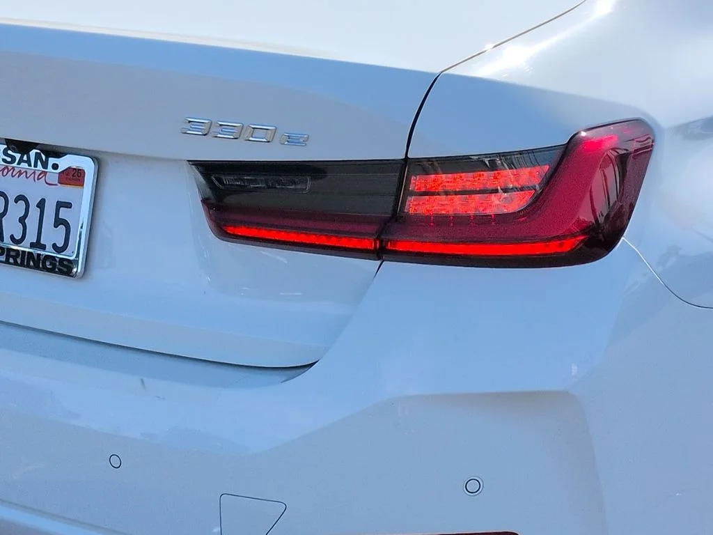 Used 2023 White BMW 330e iPerformance image 11