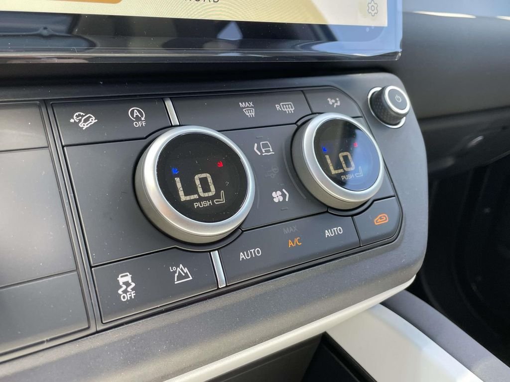 New 2026 Woolstone Green Land Rover S image 29