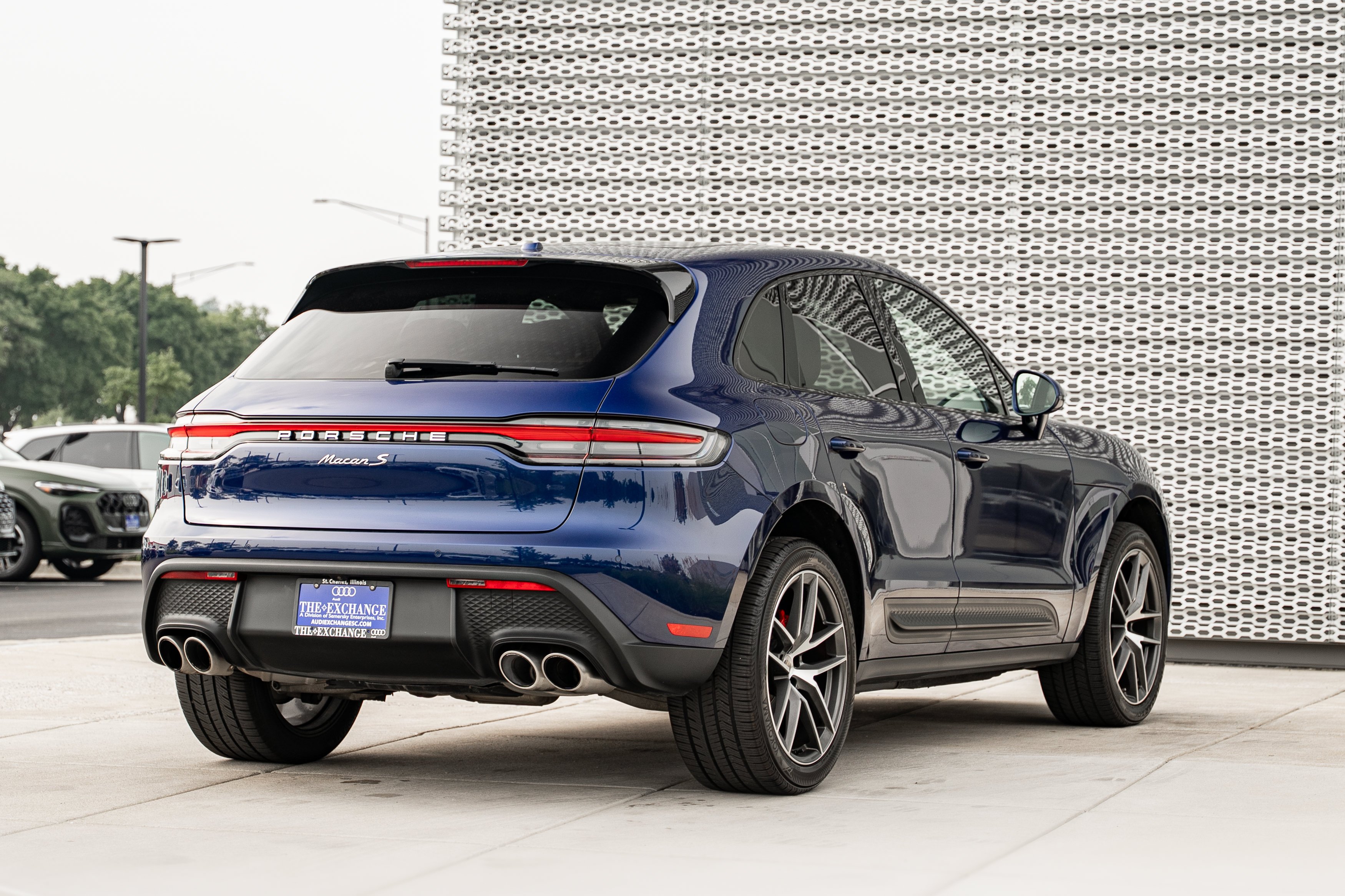 Used 2022 Night Blue Metallic Porsche S image 4
