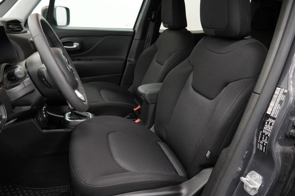 Used 2023 Gray Jeep Latitude image 16