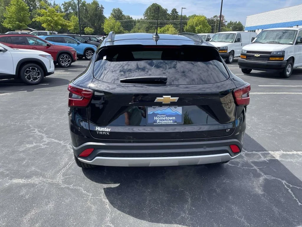 New 2026 Mosaic Black Metallic Chevrolet LT image 5